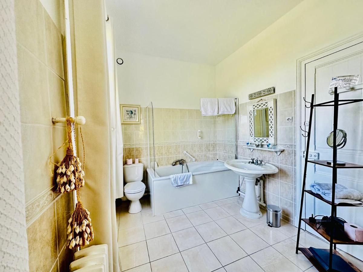 Bed and Breakfast Manoir De La Marjolaine Cabourg Exterior foto