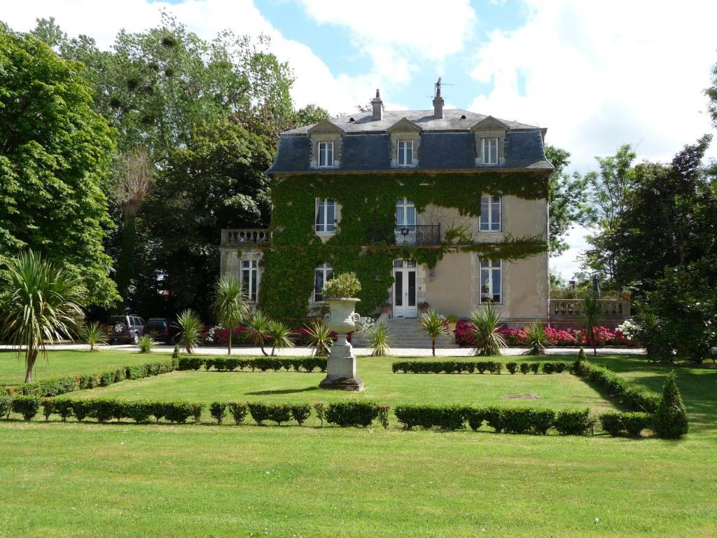 Bed and Breakfast Manoir De La Marjolaine Cabourg Exterior foto
